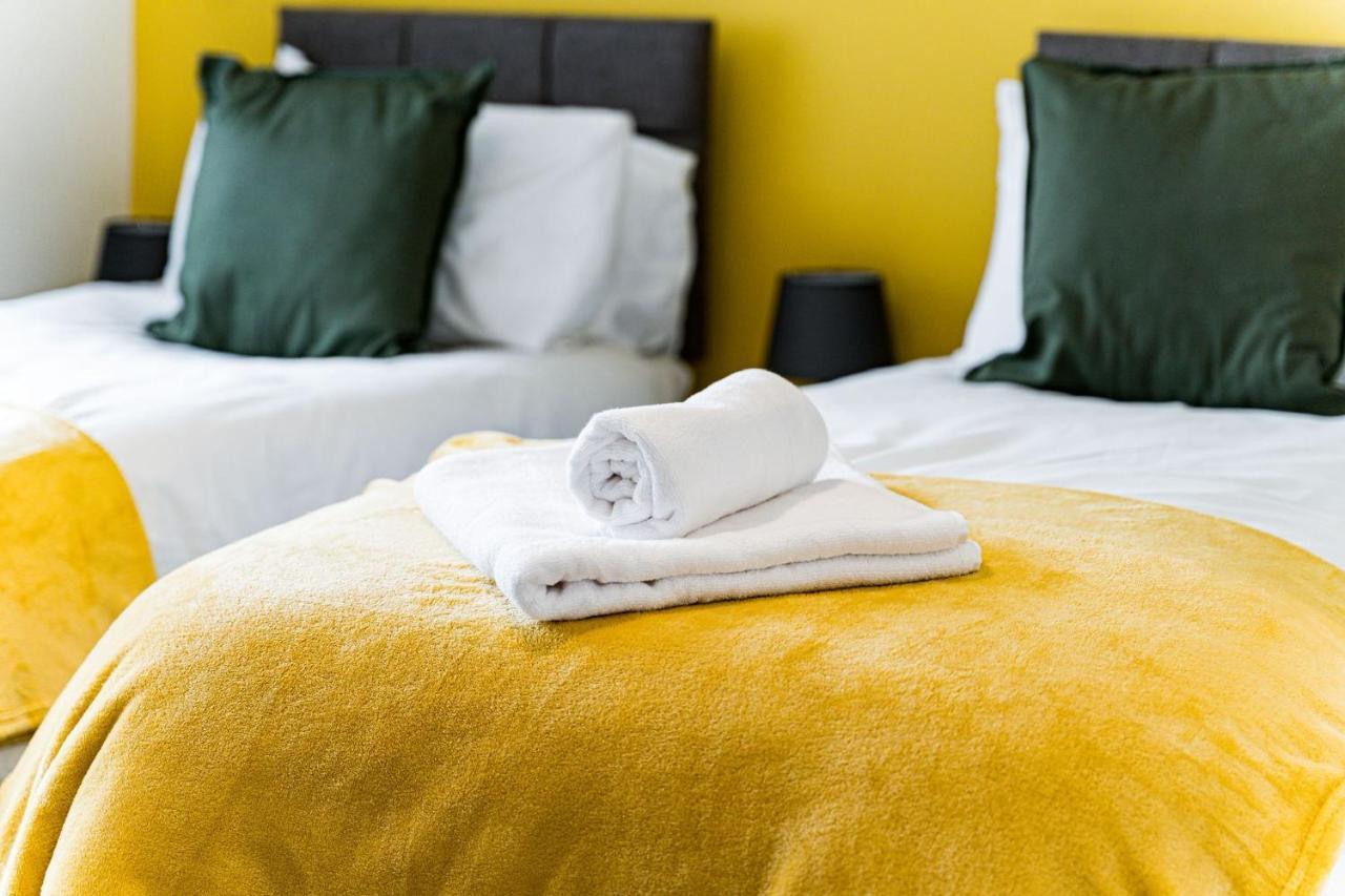 Special Rate For Bookings More Than 7 Nights, Warm Spacious Contractor House Near Liverpool City Centre Sleeps 8 Kitchen & Dining Room, Washing Machine Dış mekan fotoğraf