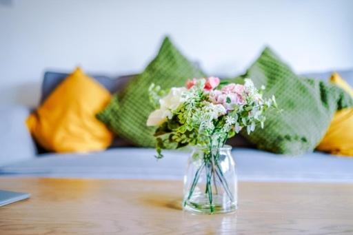 Special Rate For Bookings More Than 7 Nights, Warm Spacious Contractor House Near Liverpool City Centre Sleeps 8 Kitchen & Dining Room, Washing Machine Dış mekan fotoğraf